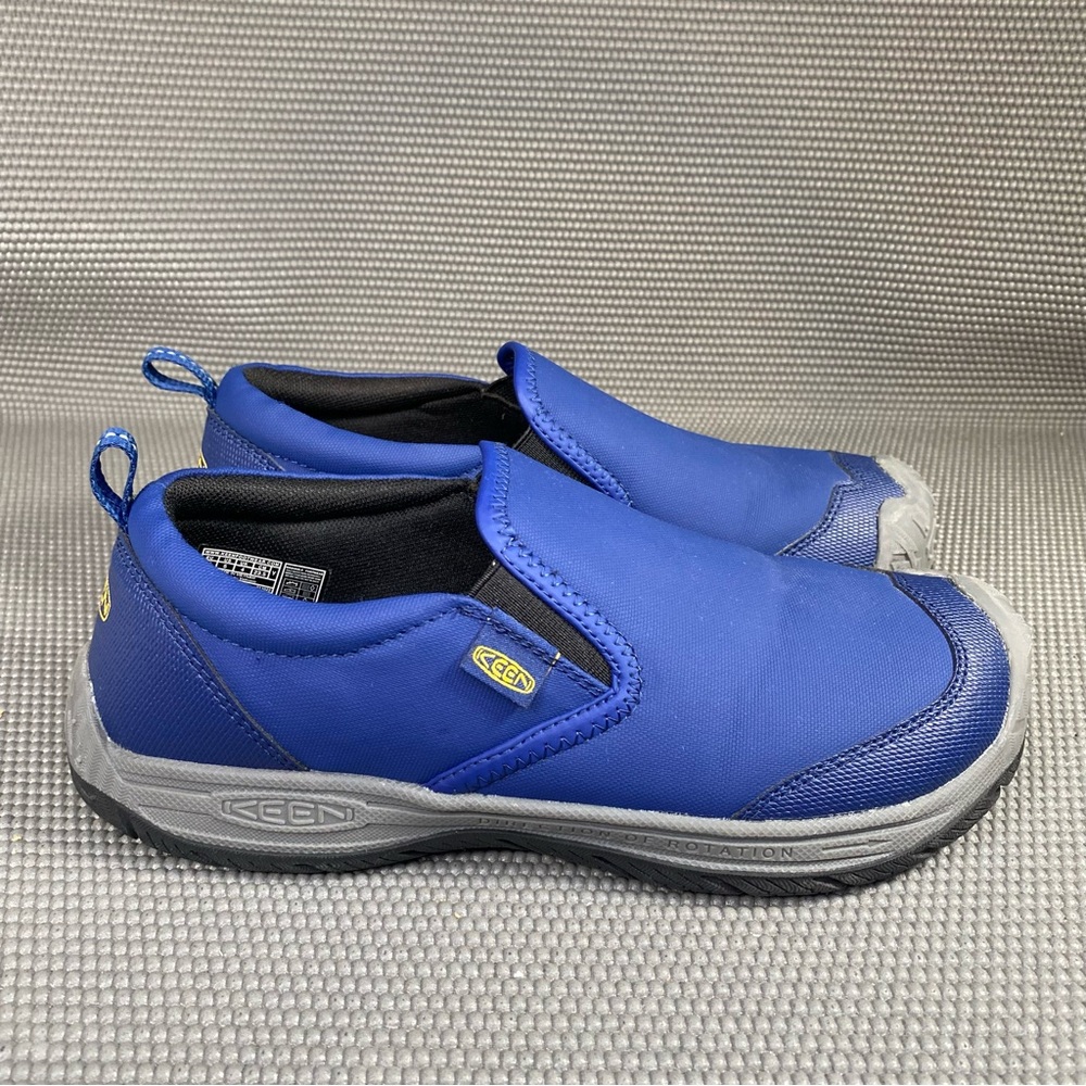 KEEN Speed Hound Slip-On Boys Shoes Size 5 Blue Black Sneakers